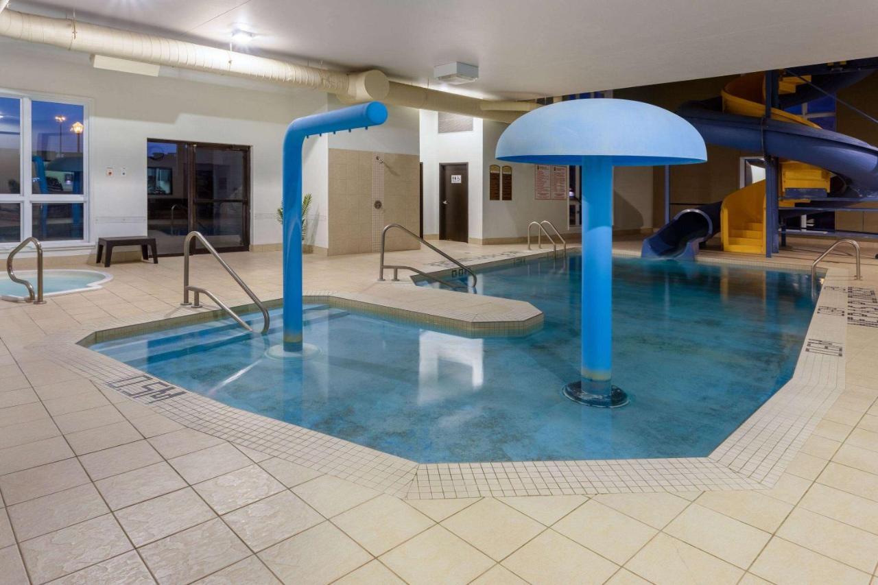 Super 8 By Wyndham Lachenaie/Terrebonne Esterno foto