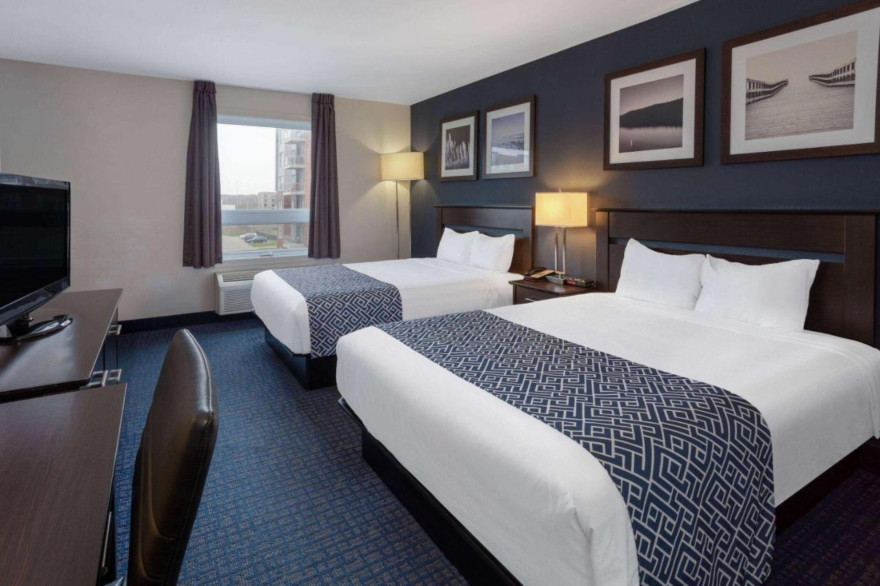 Super 8 By Wyndham Lachenaie/Terrebonne Esterno foto
