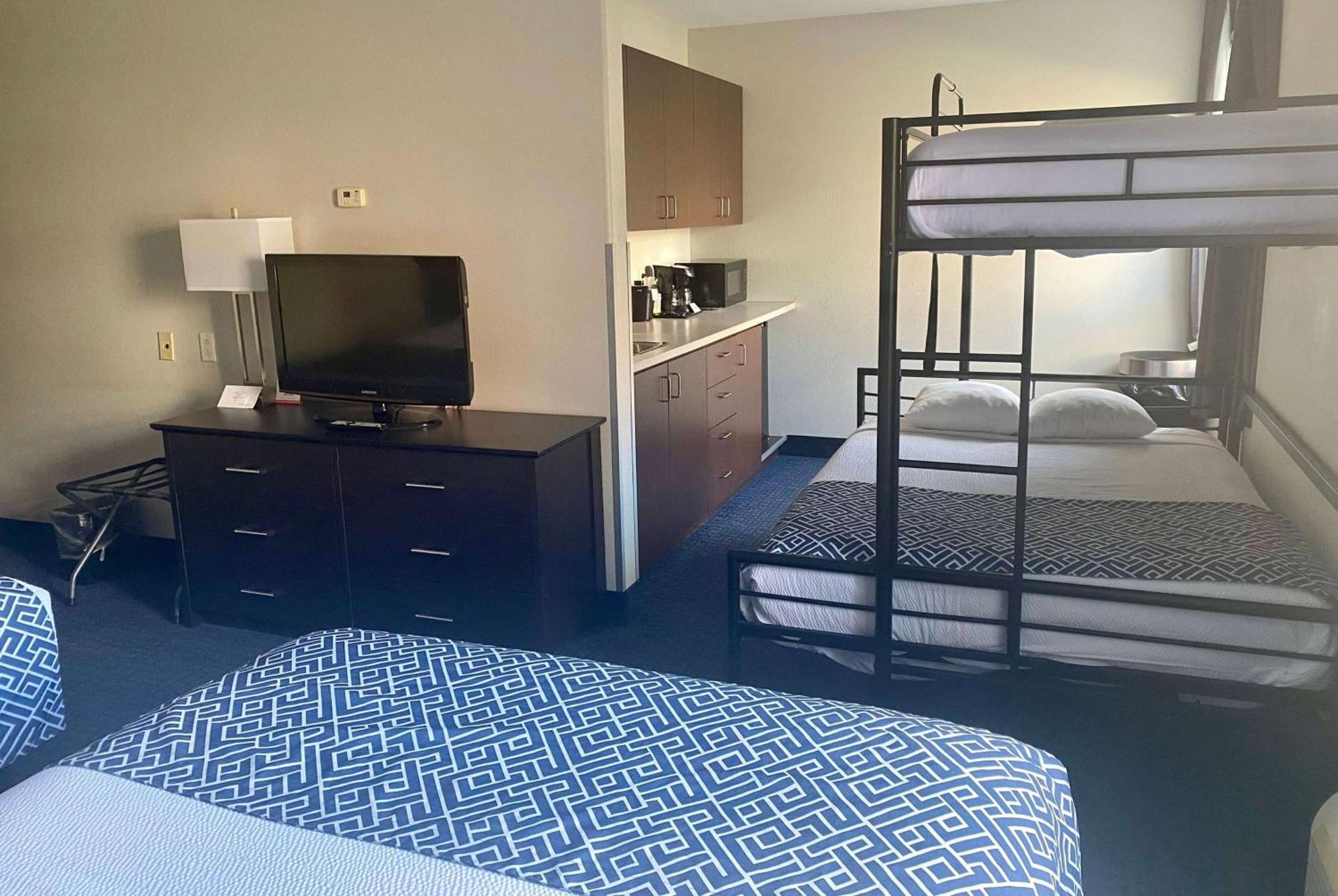 Super 8 By Wyndham Lachenaie/Terrebonne Esterno foto