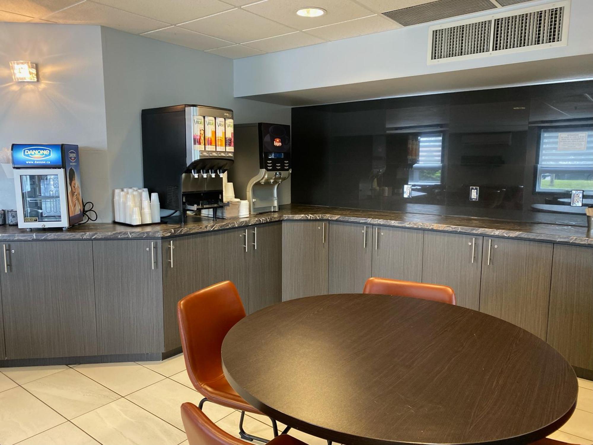 Super 8 By Wyndham Lachenaie/Terrebonne Esterno foto
