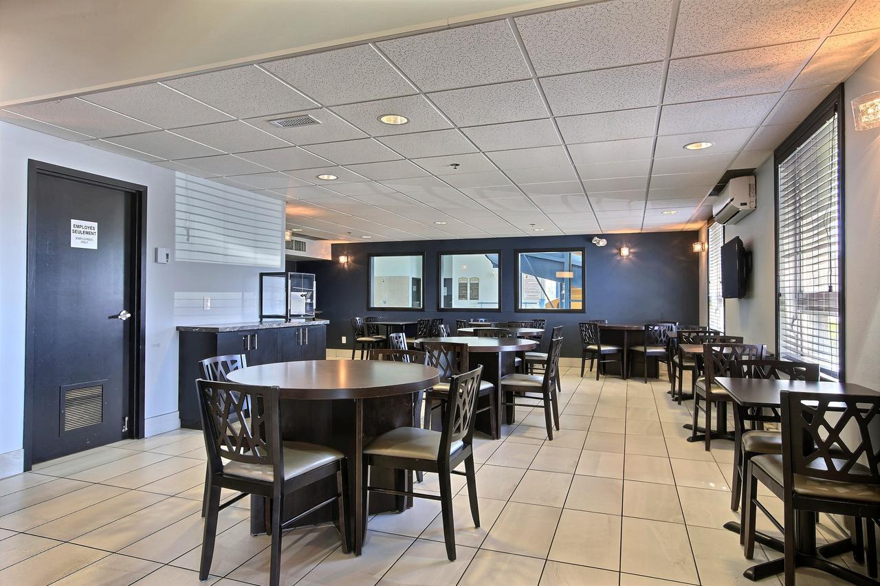 Super 8 By Wyndham Lachenaie/Terrebonne Esterno foto